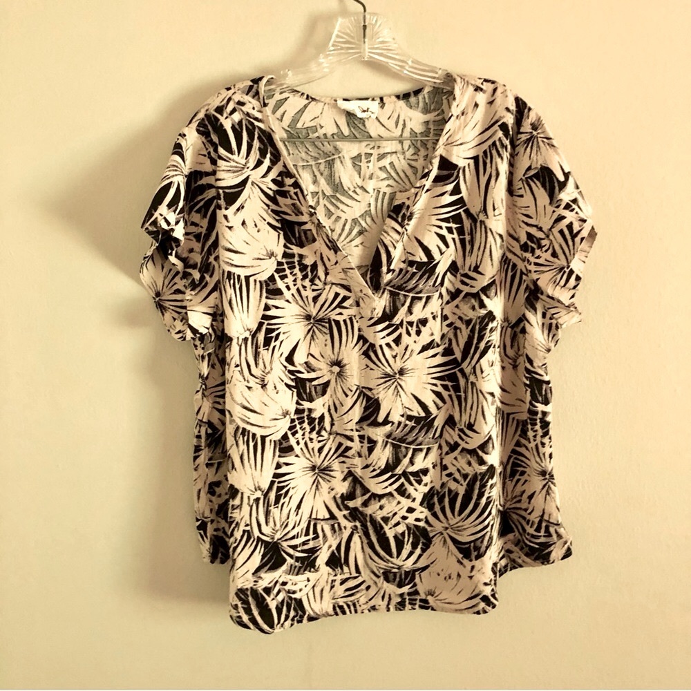 Panama Jack Plus Size Navy and Cream Palm Frond Short Sleeve Linen Top